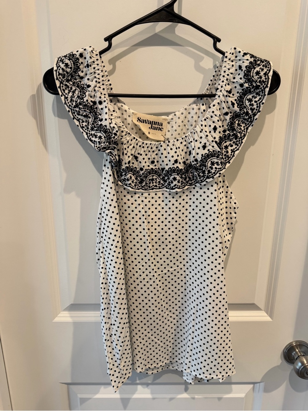 NWT Savanna Jane White and Black Polka Dot Embroidered Top Size Small